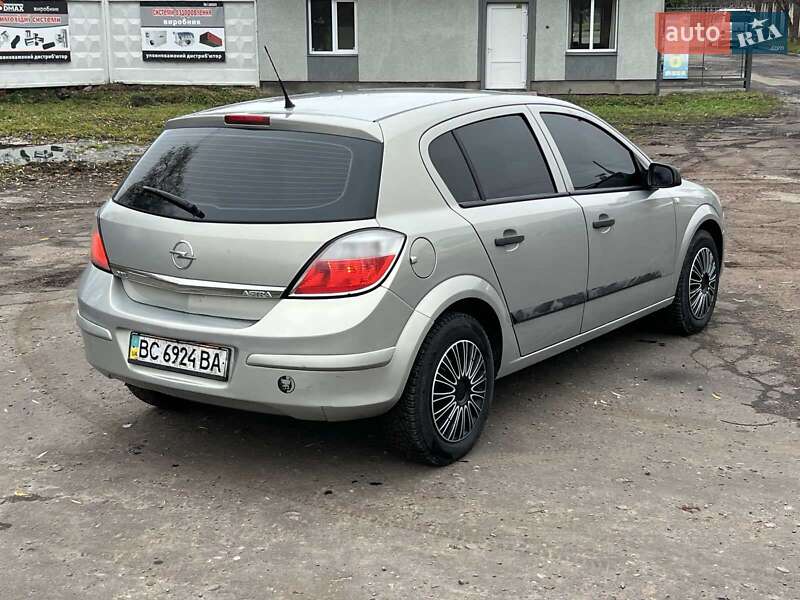 Хетчбек Opel Astra 2007 в Шептицькому
