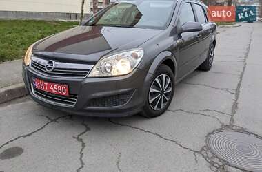 Универсал Opel Astra 2008 в Звягеле