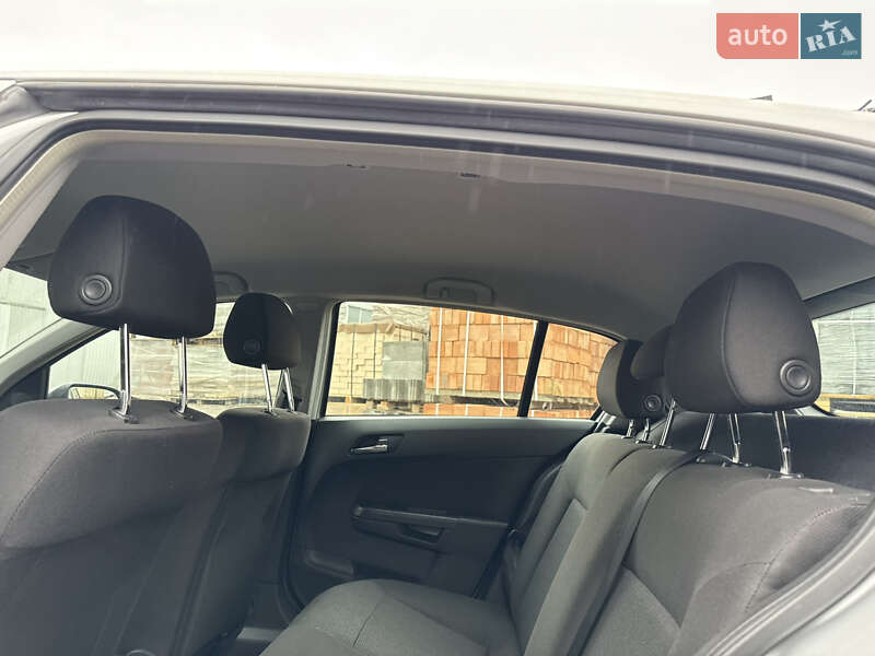 Хетчбек Opel Astra 2004 в Вінниці