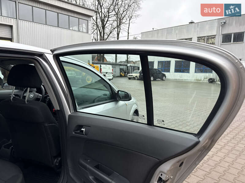 Хетчбек Opel Astra 2004 в Вінниці