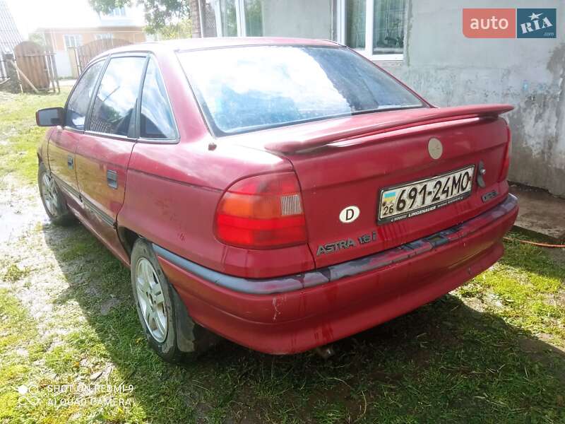 Седан Opel Astra 1993 в Заболотові