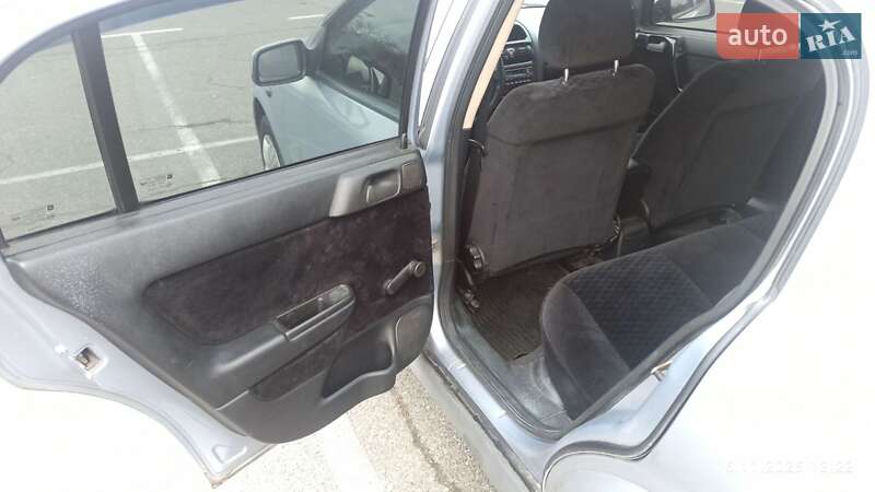 Седан Opel Astra 2000 в Броварах