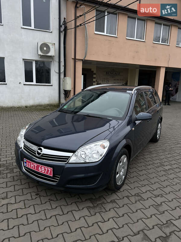 Універсал Opel Astra 2008 в Луцьку