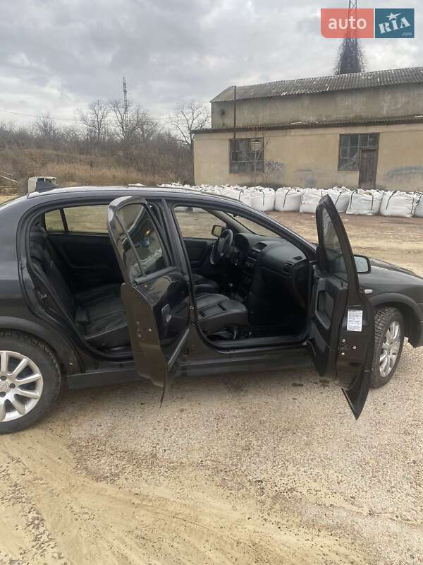 Седан Opel Astra 2005 в Березівці
