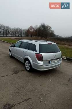 Універсал Opel Astra 2004 в Сумах