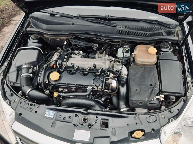 Универсал Opel Astra 2008 в Ромнах