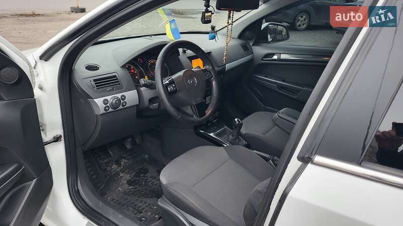 Універсал Opel Astra 2010 в Полтаві фото 30 Універсал Opel Astra 2010 в Полтаві