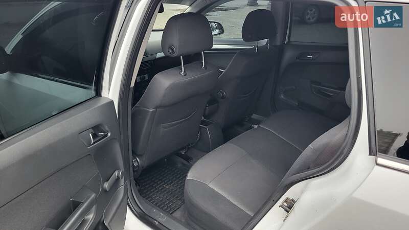 Універсал Opel Astra 2010 в Полтаві фото 46 Універсал Opel Astra 2010 в Полтаві