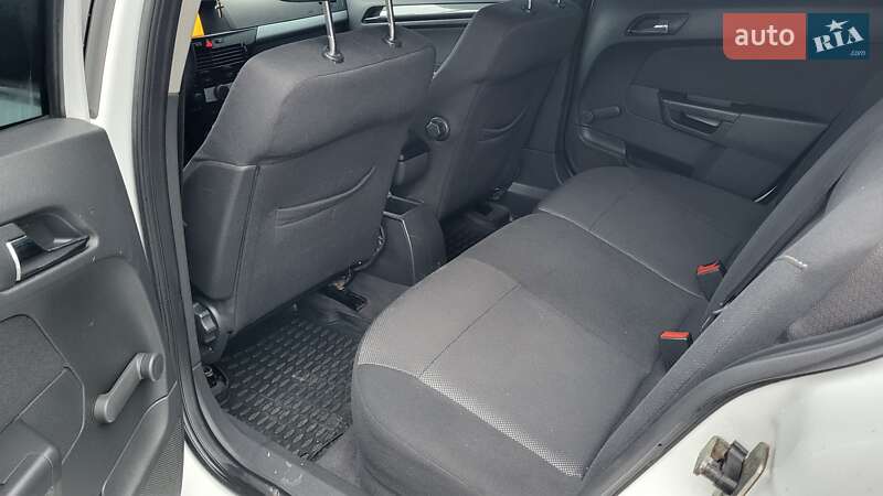 Універсал Opel Astra 2010 в Полтаві фото 47 Універсал Opel Astra 2010 в Полтаві