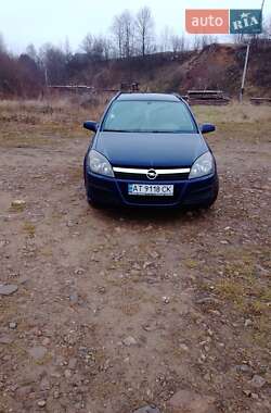 Универсал Opel Astra 2006 в Надворной