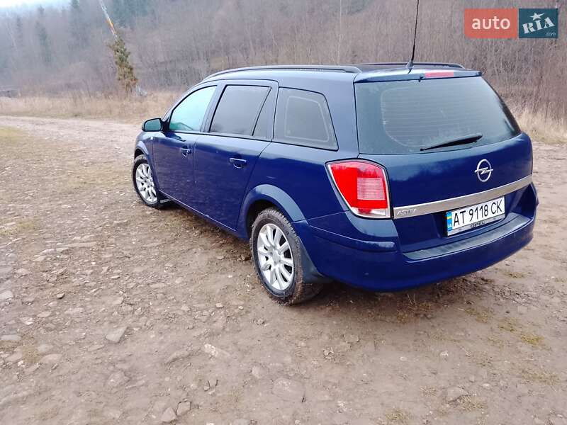 Універсал Opel Astra 2006 в Надвірній