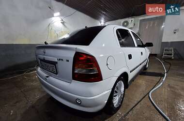 Хэтчбек Opel Astra 2001 в Врадиевке