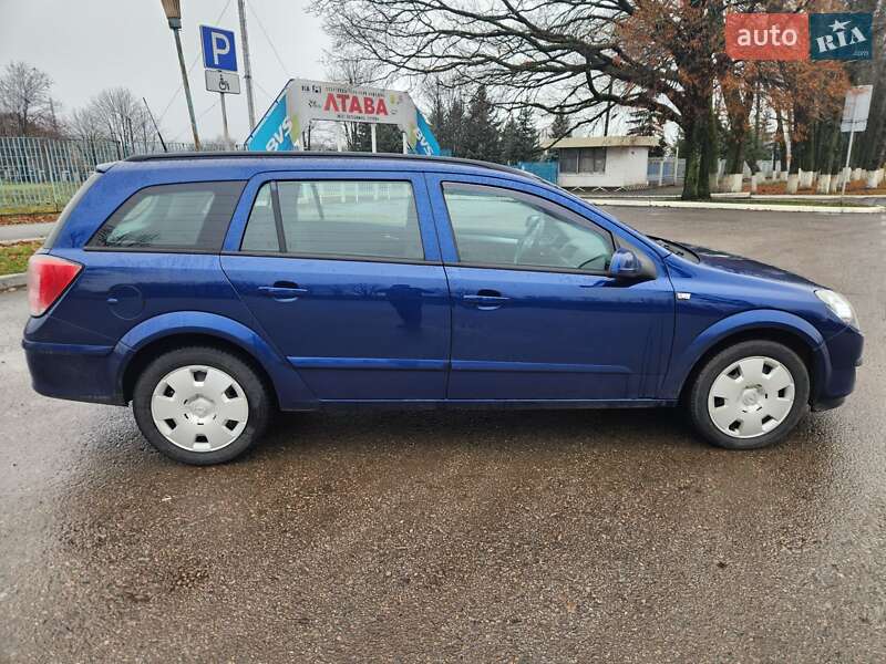 Универсал Opel Astra 2006 в Полтаве