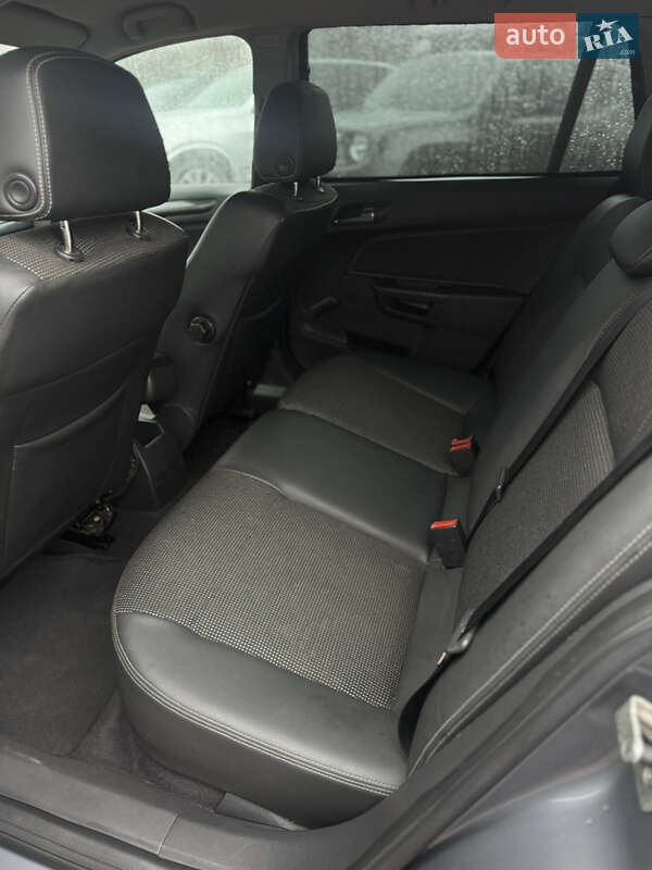 Універсал Opel Astra 2006 в Лубнах