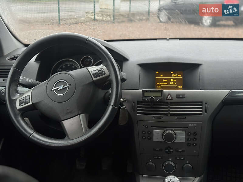 Універсал Opel Astra 2006 в Лубнах