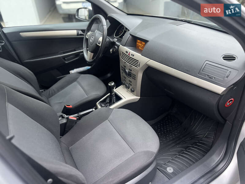 Універсал Opel Astra 2007 в Івано-Франківську