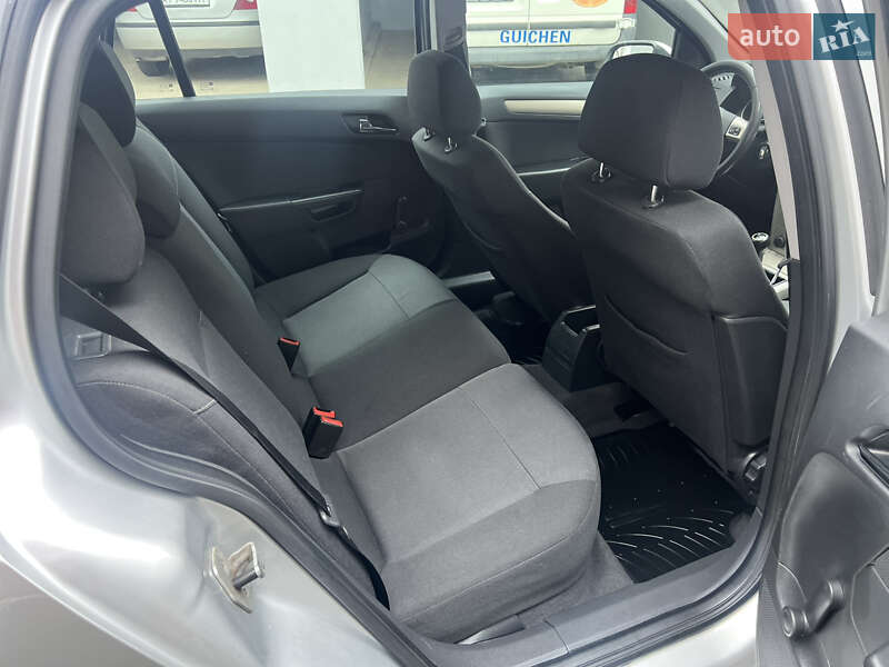 Універсал Opel Astra 2007 в Івано-Франківську