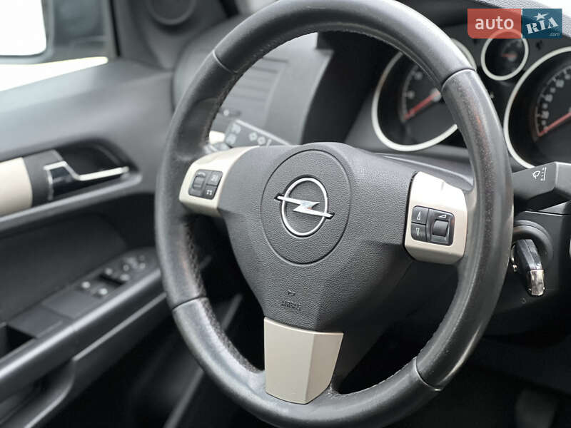 Універсал Opel Astra 2007 в Івано-Франківську