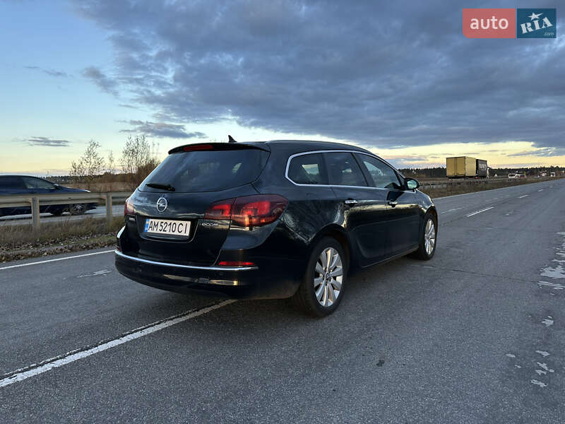 Універсал Opel Astra 2013 в Житомирі