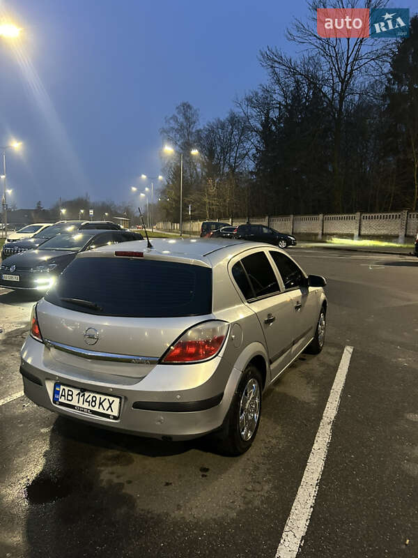 Хэтчбек Opel Astra 2005 в Виннице