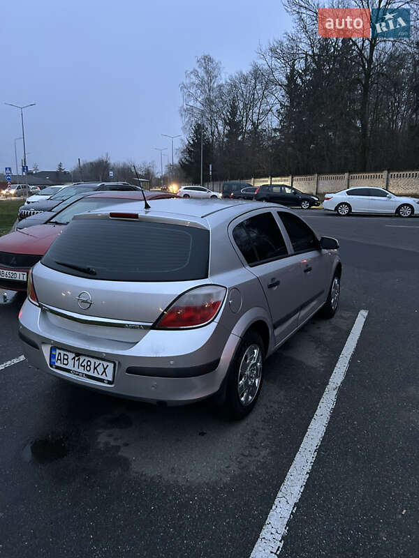 Хэтчбек Opel Astra 2005 в Виннице
