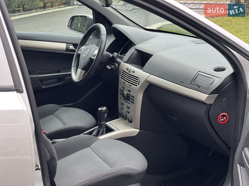 Універсал Opel Astra 2007 в Івано-Франківську