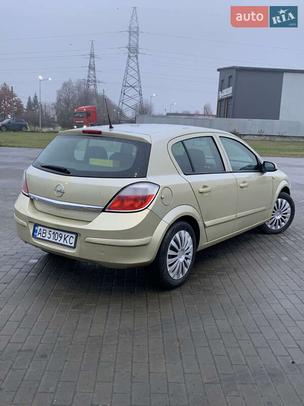 Хэтчбек Opel Astra 2004 в Виннице