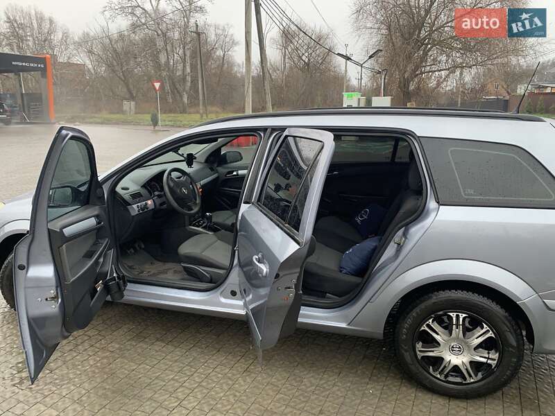 Універсал Opel Astra 2006 в Полтаві