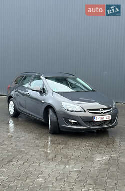 Універсал Opel Astra 2014 в Івано-Франківську