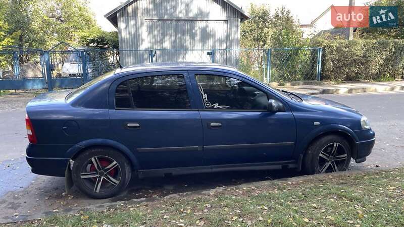 Седан Opel Astra 2008 в Львове