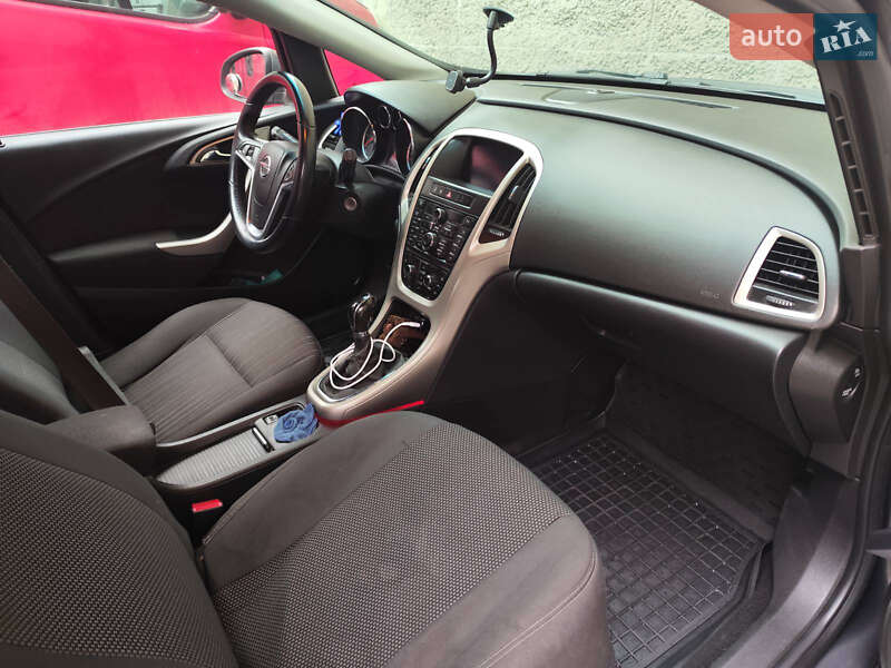 Універсал Opel Astra 2011 в Бродах