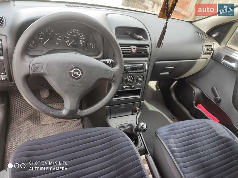 Седан Opel Astra 2006 в Харкові