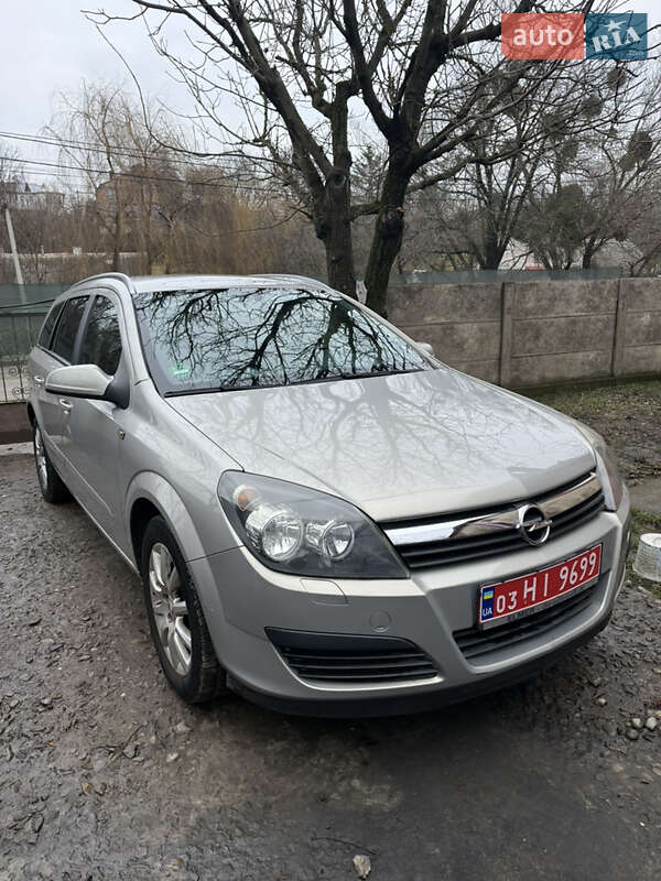 Универсал Opel Astra 2006 в Черновцах