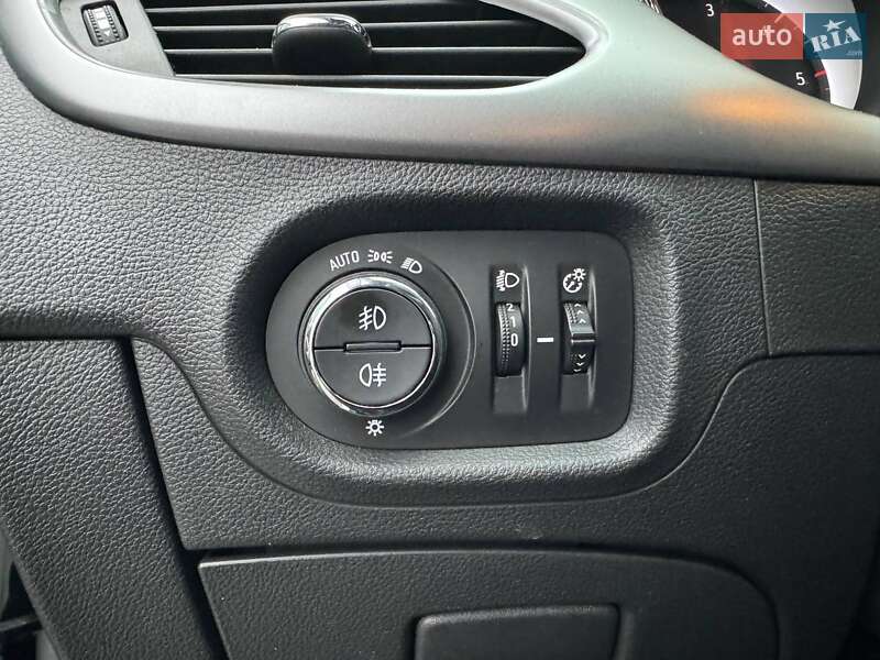 Универсал Opel Astra 2020 в Киеве фото 16 Универсал Opel Astra 2020 в Киеве