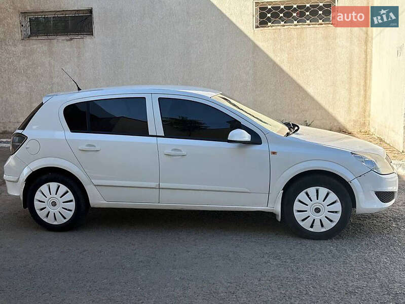 Хэтчбек Opel Astra 2007 в Кривом Роге