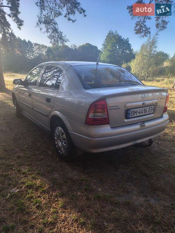 Седан Opel Astra 2005 в Сумах