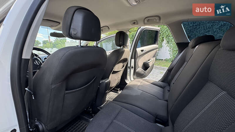 Универсал Opel Astra 2014 в Ивано-Франковске