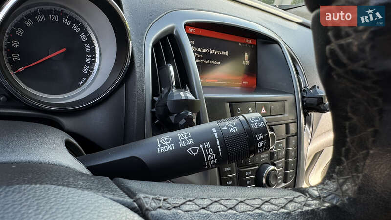 Универсал Opel Astra 2014 в Ивано-Франковске