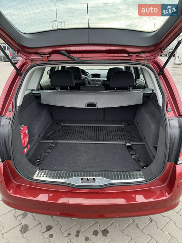 Універсал Opel Astra 2006 в Нововолинську