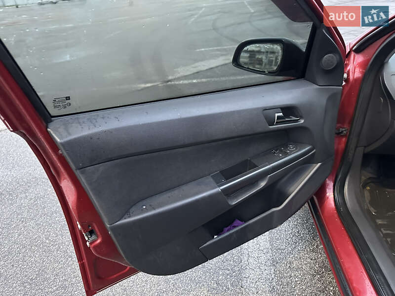 Хэтчбек Opel Astra 2006 в Черновцах фото 9 Хэтчбек Opel Astra 2006 в Черновцах