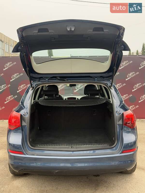 Универсал Opel Astra 2011 в Сумах