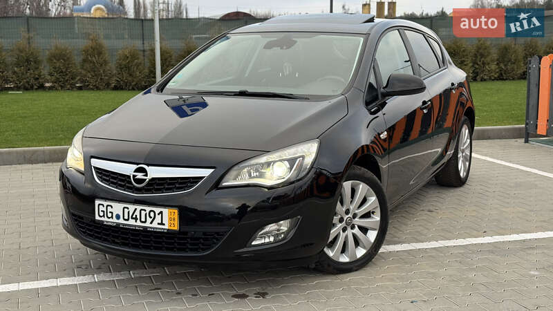 Opel Astra 2011
