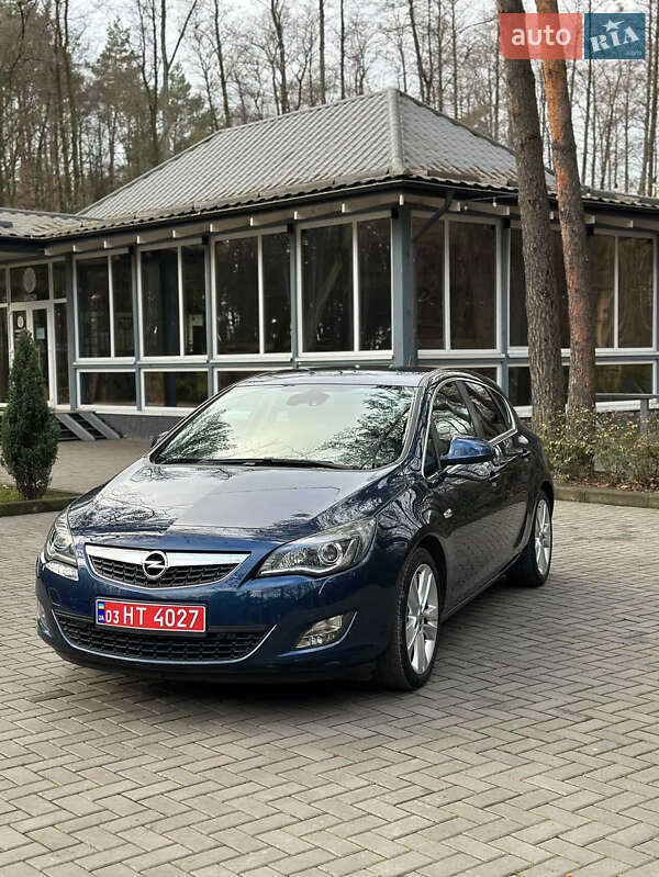 Хэтчбек Opel Astra 2011 в Луцке фото Хэтчбек Opel Astra 2011 в Луцке