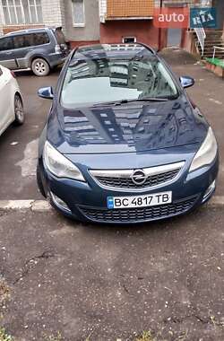Універсал Opel Astra 2012 в Трускавці