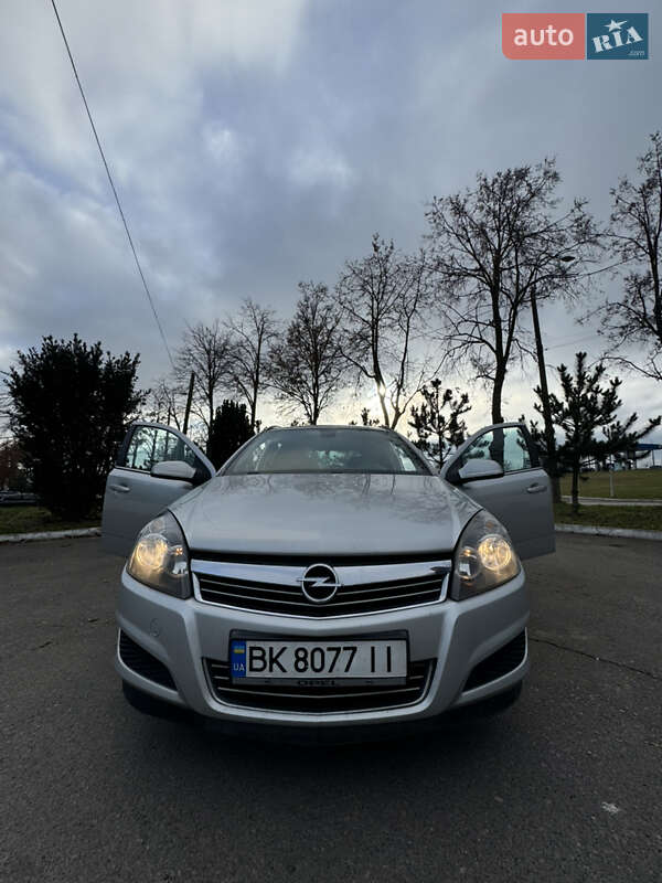 Opel Astra 2010