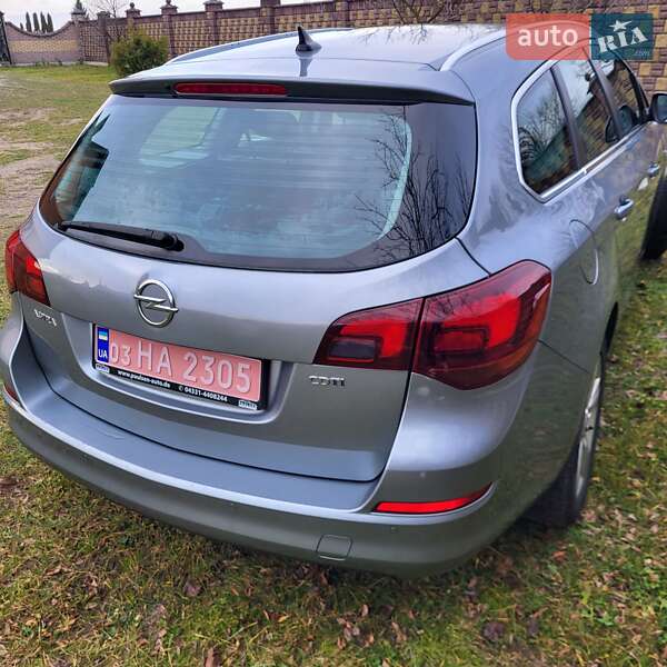 Opel Astra, photos from the listing