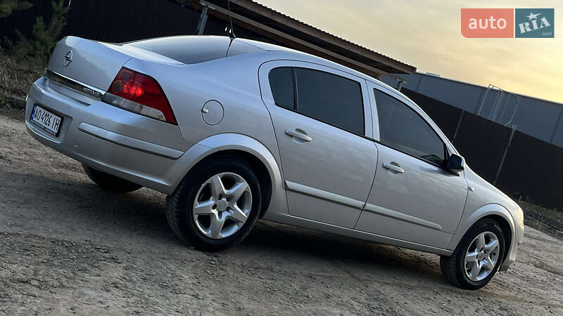 Седан Opel Astra 2008 в Ужгороде
