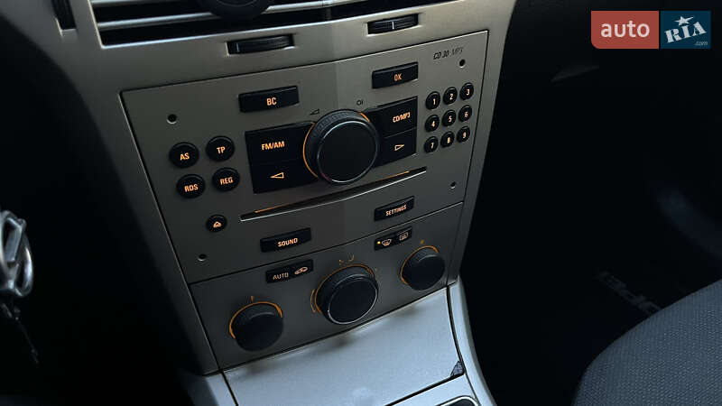 Седан Opel Astra 2008 в Ужгороде