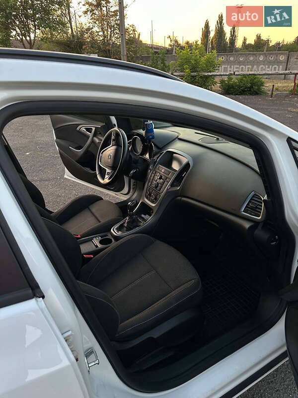 Універсал Opel Astra 2012 в Кривому Розі фото 3 Універсал Opel Astra 2012 в Кривому Розі