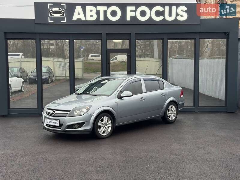 Седан Opel Astra 2012 в Киеве фото 4 Седан Opel Astra 2012 в Киеве